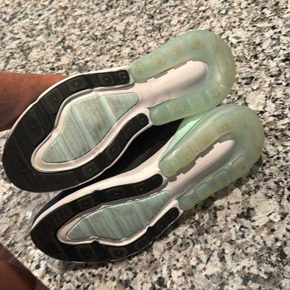 nike 270s - Picture 3 of 4